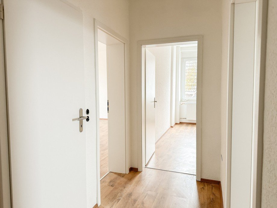 NEU zur Vermietung in Bochum Gerthe - Diele - Reuter Immobilien - Immobilienmakler Etagenwohnung Bochum / Gerthe