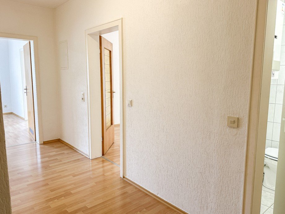 NEU zur Vermietung in Bochum Linden - Diele - Reuter Immobilien - Immobilienmakler (2) Etagenwohnung Bochum
