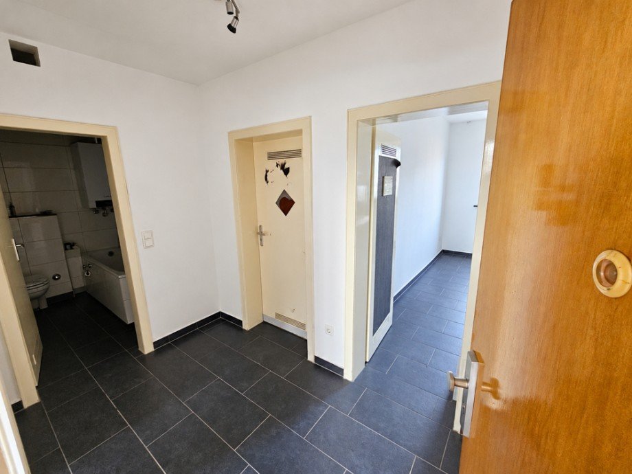 NEU zur Vermietung in Wanne-Eickel - Diele - Reuter Immobilien - Immobilienmakler Etagenwohnung Herne