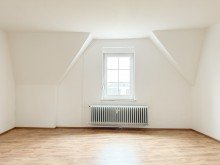 NEU zur Vermietung in Bochum Gerthe - Wohnzimmer - Reuter Immobilien -  Immobilienmakler (2) *** Frisch saniert! 2-Zimmerwohnung im sch�nen Bochum-Gerthe ***
