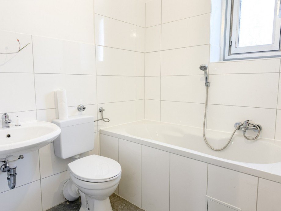 NEU zur Vermietung in Bochum Linden - Badezimmer - Reuter Immobilien - Immobilienmakler Etagenwohnung Bochum