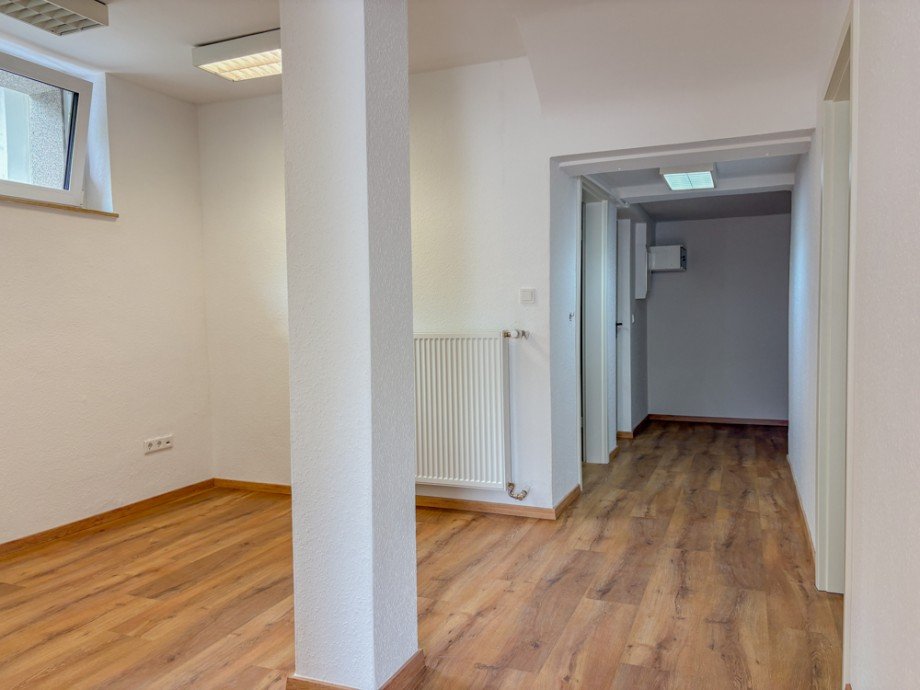 NEU zur Vermietung in Bochum H�ntrop - Eingangsbereich - Reuter Immobilien - Immobilienmakler (2) B�rofl�che Bochum