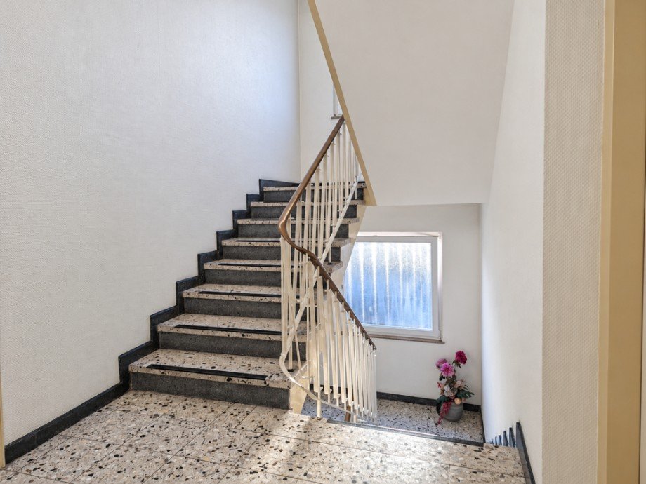 NEU zur Vermietung in Herne Wanne-Eickel - Hausflur - Reuter Immobilien - Immobilienmakler Etagenwohnung Herne