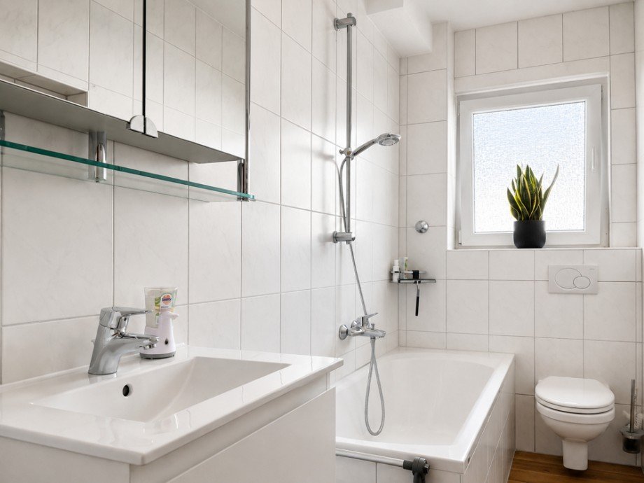 NEU zum Verkauf in Bochum Eppendorf - Eigentumswohnung mit Garten - Maisonette - Badezimmer 2 OG - Reuter Immobilien - Immobilienmakler Maisonettewohnung Bochum / Eppendorf