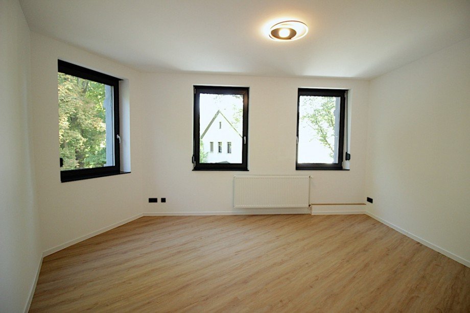 NEU zur Vermietung in Bochum Langendreer - Wohnzimmer - Reuter Immobilien - Immobilienmakler Etagenwohnung Bochum