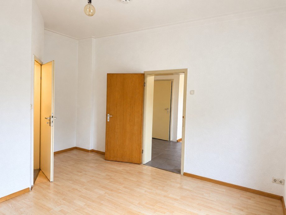 NEU zur Vermietung in Bochum Linden - Wohnzimmer - Reuter Immobilien - Immobilienmakler (4) Etagenwohnung Bochum / Linden