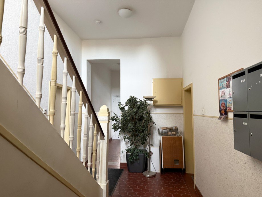 NEU zum Verkauf in Herne-Baukau - Hausflur Bertastr. 1 - Reuter Immobilien - Immobilienmakler (2) Mehrfamilienhaus Herne