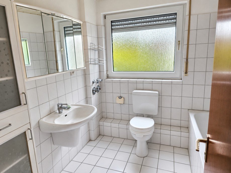 NEU zur Vermietung in Herne Wanne-Eickel - Bad - Reuter Immobilien - Immobilienmakler Etagenwohnung Herne