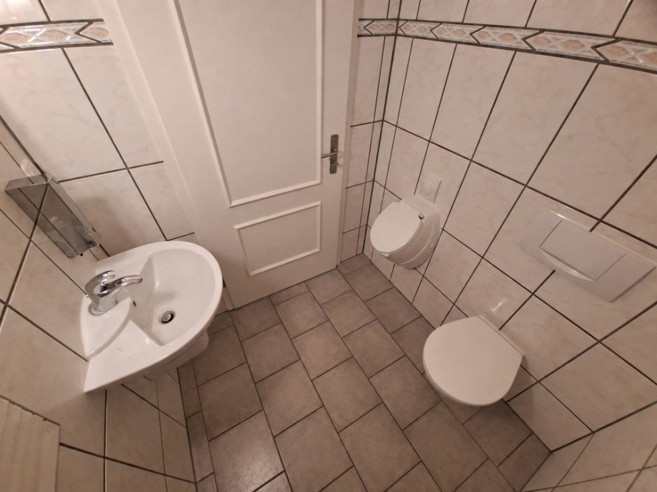 NEU zur Vermietung in Herne - B�roetage - Kunden-WC- Reuter Immobilien - Immobilienmakler B�rofl�che Herne