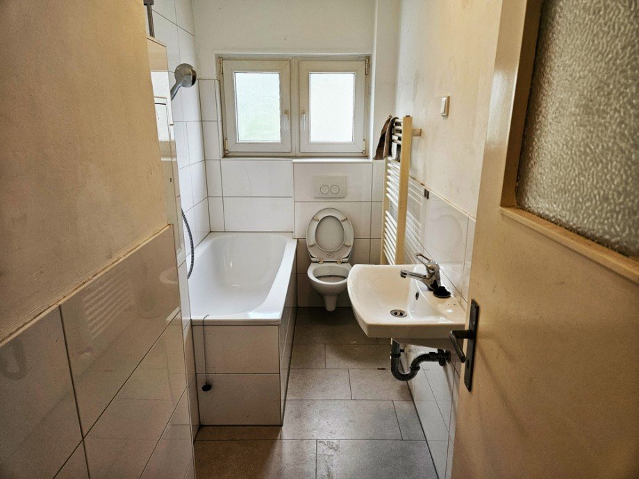 NEU zur Vermietung in Herne Holsterhausen - Bad - Reuter Immobilien - Immobilienmakler (2) Etagenwohnung Herne