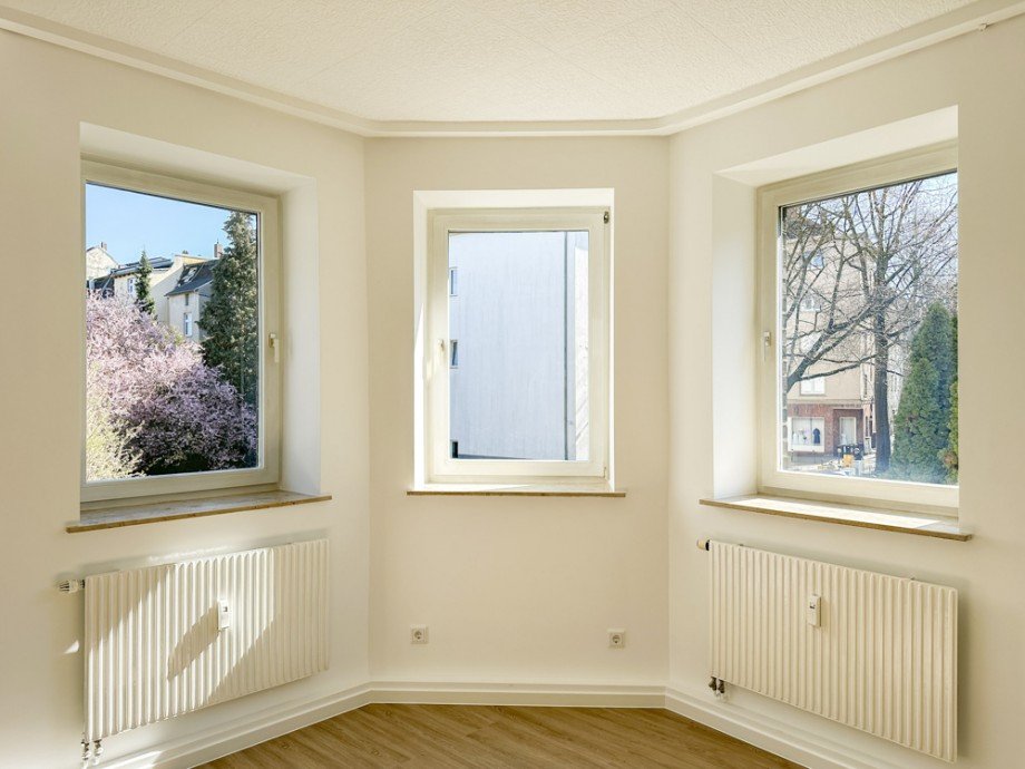 NEU zur Vermietung in Bochum Innenstadt - Fensterfront - Reuter Immobilien - Immobilienmakler Etagenwohnung Bochum