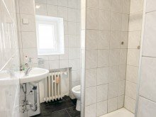 NEU zur Vermietung in Bochum Gerthe - Badezimmer - Reuter Immobilien -  Immobilienmakler *** Helle 2-Zimmer-Wohnung mit Balkon in BO-Gerthe ***