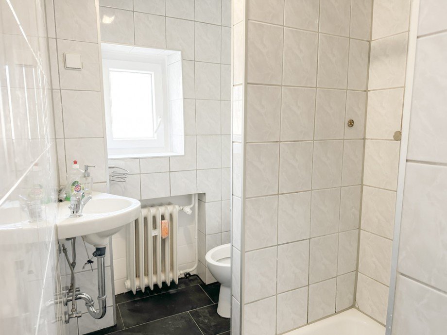 NEU zur Vermietung in Bochum Gerthe - Badezimmer - Reuter Immobilien - Immobilienmakler Etagenwohnung Bochum / Gerthe