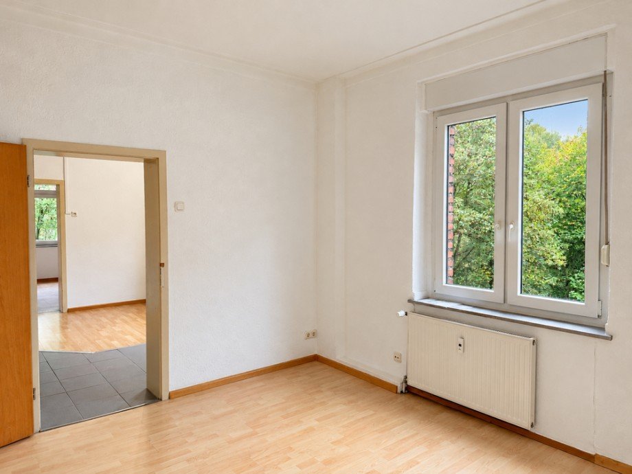 NEU zur Vermietung in Bochum Linden - Wohnzimmer - Reuter Immobilien - Immobilienmakler (3) Etagenwohnung Bochum / Linden