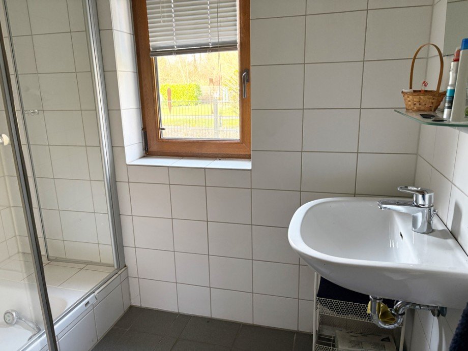 NEU zur Vermietung in Gelsenkirchen - Gewerbehalle - Dusche - Reuter Immobilien - Immobilienmakler Halle Gelsenkirchen