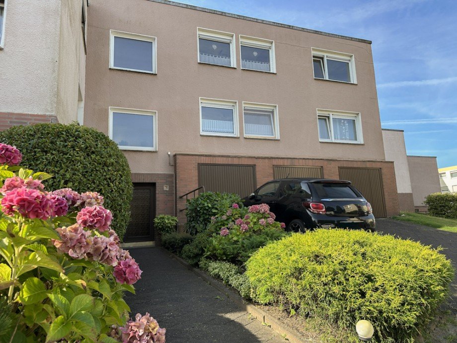 NEU zur Vermietung in Bochum Linden - Aussenansicht vorne - Reuter Immobilien - Immobilienmakler Etagenwohnung Bochum