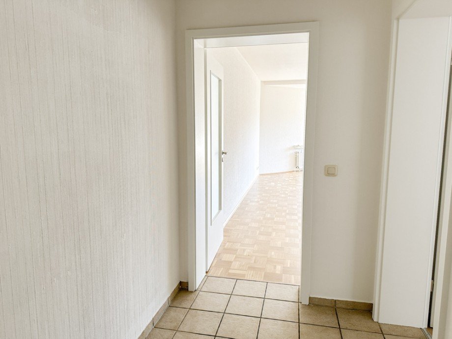 NEU zur Vermietung in Bochum Querenburg - Diele - Reuter Immobilien - Immobilienmakler Etagenwohnung Bochum / Querenburg