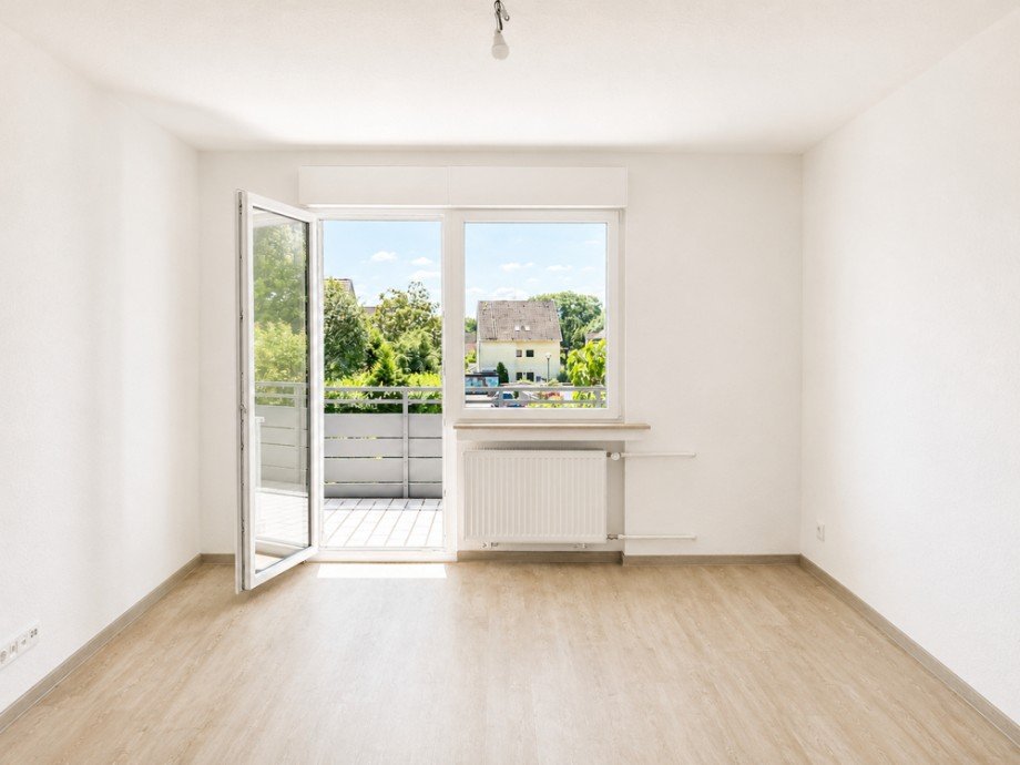 NEU zur Vermietung in Bochum Gerthe - Wohnzimmer - Reuter Immobilien - Immobilienmakler Etagenwohnung Bochum / Gerthe