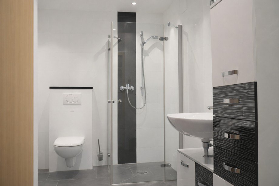 NEU zur Vermietung in Velbert-Langenberg - Badezimmer - Reuter Immobilien - Immobilienmakler Etagenwohnung Velbert