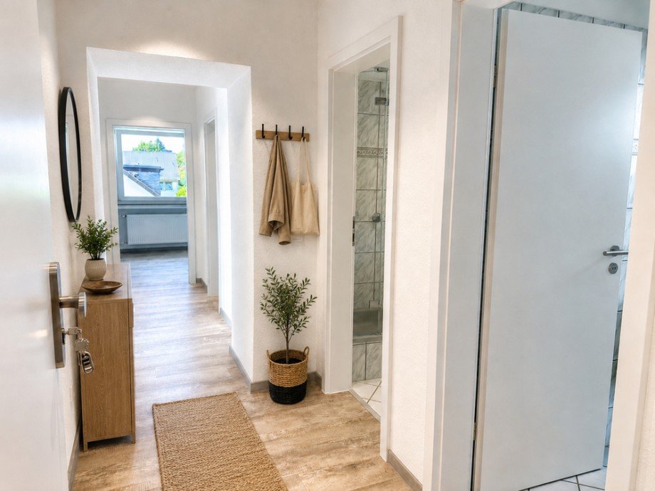 NEU zur Vermietung in Bochum Gerthe - Diele - KI-M�bliert - Reuter Immobilien - Immobilienmakler Etagenwohnung Bochum / Gerthe
