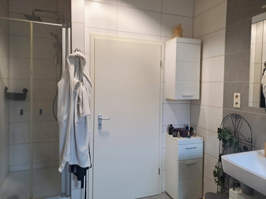 NEU zur Vermietung in Herne Wanne-Eickel - Badezimmer - Reuter Immobilien - Immobilienmakler (3) Dachgeschosswohnung Herne