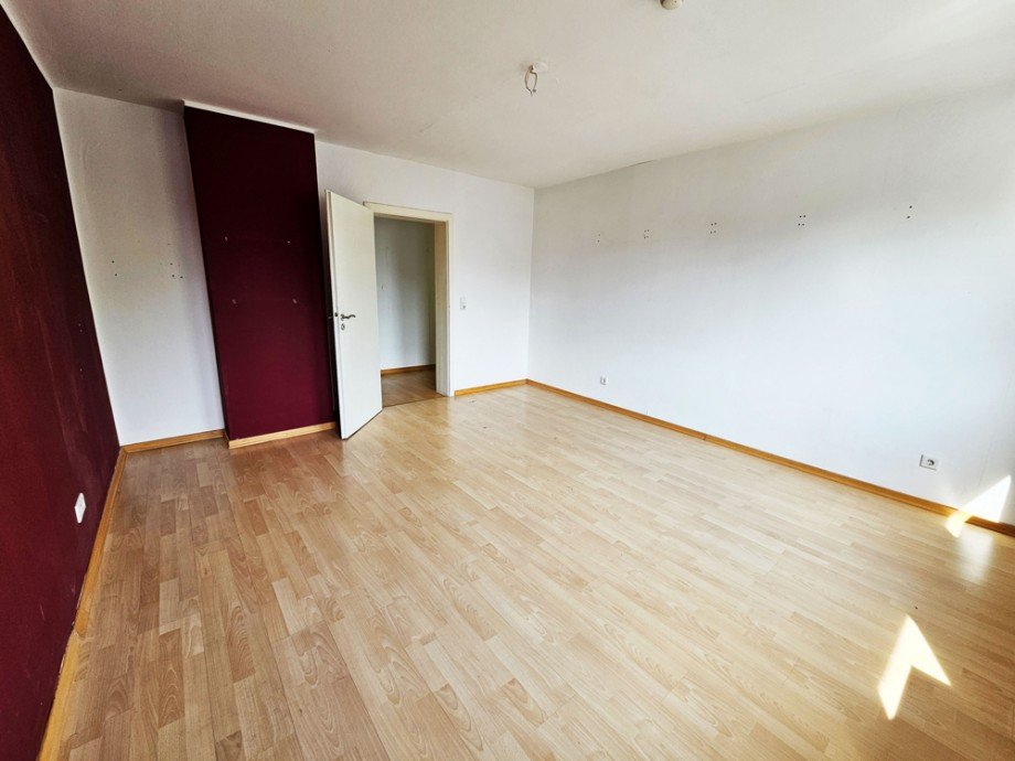 NEU zur Vermietung in Herne Holsterhausen - Schlafzimmer 2- Reuter Immobilien - Immobilienmakler (2) Etagenwohnung Herne