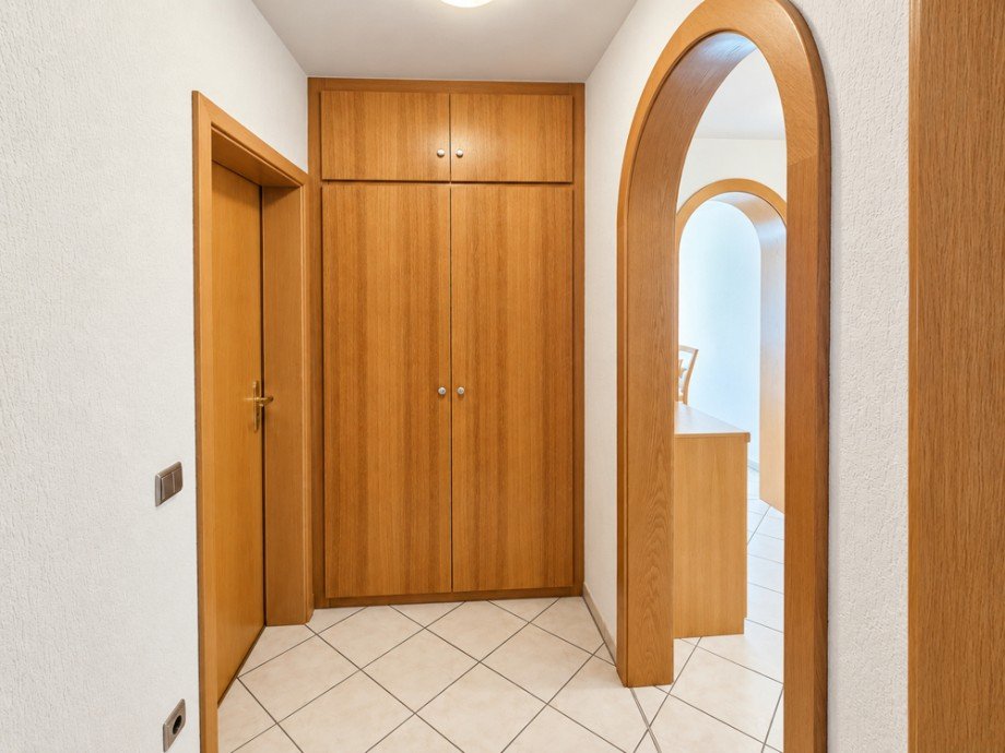 NEU zur Vermietung in R�hlinghausen - Diele - Reuter Immobilien - Immobilienmakler (2) Etagenwohnung Herne