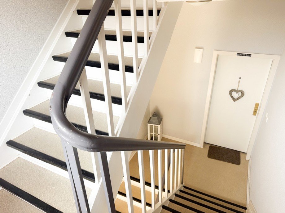 NEU zur Vermietung in Bochum Linden - Treppenhaus - Reuter Immobilien - Immobilienmakler Erdgeschosswohnung Bochum