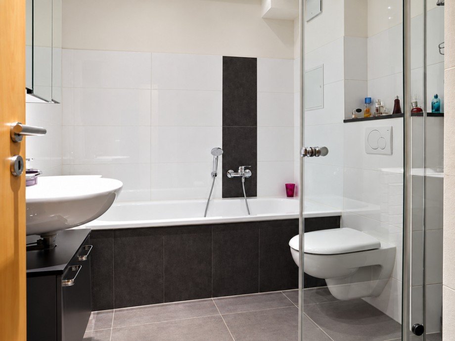 NEU zur Vermietung in Velbert-Langenberg - Badezimmer - Reuter Immobilien - Immobilienmakler Souterrainwohnung Velbert