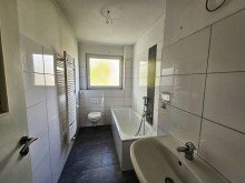 NEU zur Vermietung in Herne Holsterhausen - Bad - Reuter Immobilien - Immobilienmakler 3,5 Zimmer-Wohnung N�he Herner Innenstadt und idealer Anbindung