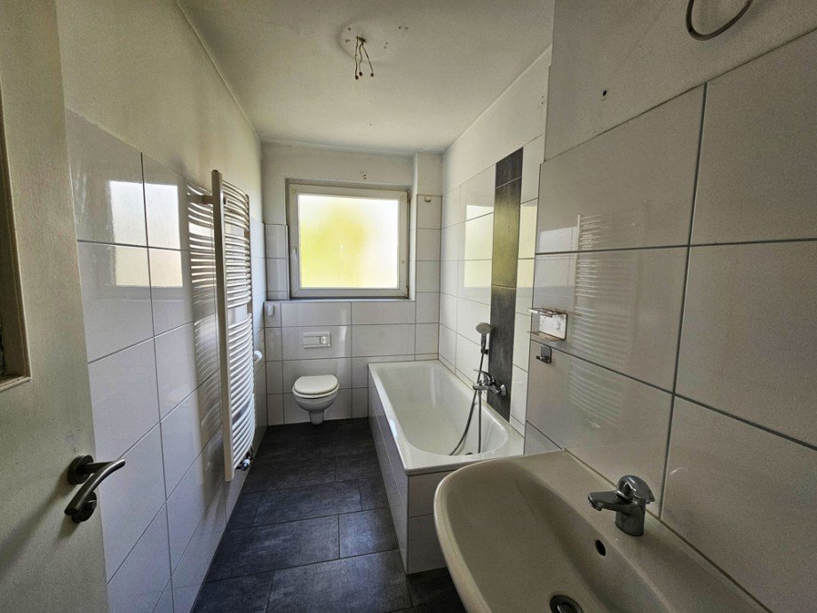 NEU zur Vermietung in Herne Holsterhausen - Bad - Reuter Immobilien - Immobilienmakler Etagenwohnung Herne