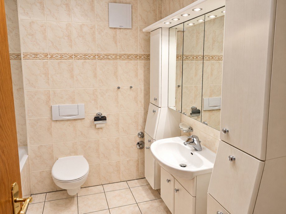 NEU zur Vermietung in R�hlinghausen - Bad - Reuter Immobilien - Immobilienmakler Etagenwohnung Herne