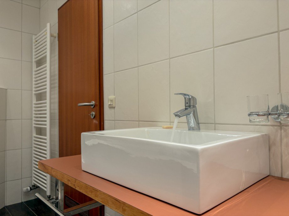 NEU zum Verkauf in Bochum Wiemelhausen - Eigentumswohnung mit Hauscharakter - Badezimmer 1. OG - Reuter Immobilien - Immobilienmakler Maisonettewohnung Bochum