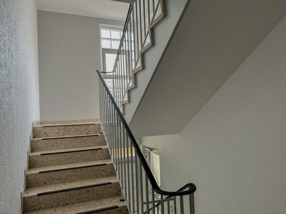 NEU zur Vermietung in Bochum - Hausflur - Reuter Immobilien - Immobilienmakler Erdgeschosswohnung Bochum
