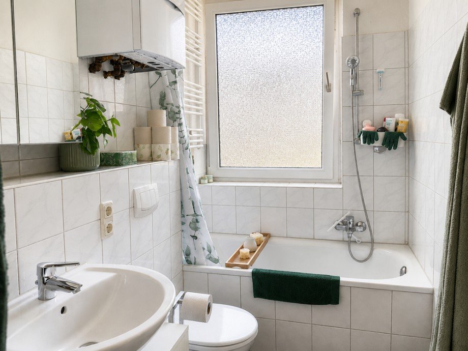 NEU zur Vermietung in Essen Frohnhausen - Badezimmer - Reuter Immobilien - Immobilienmakler Etagenwohnung Essen / Frohnhausen